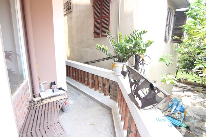 Tiny artisan's house with a balcony for rent in Tay Ho